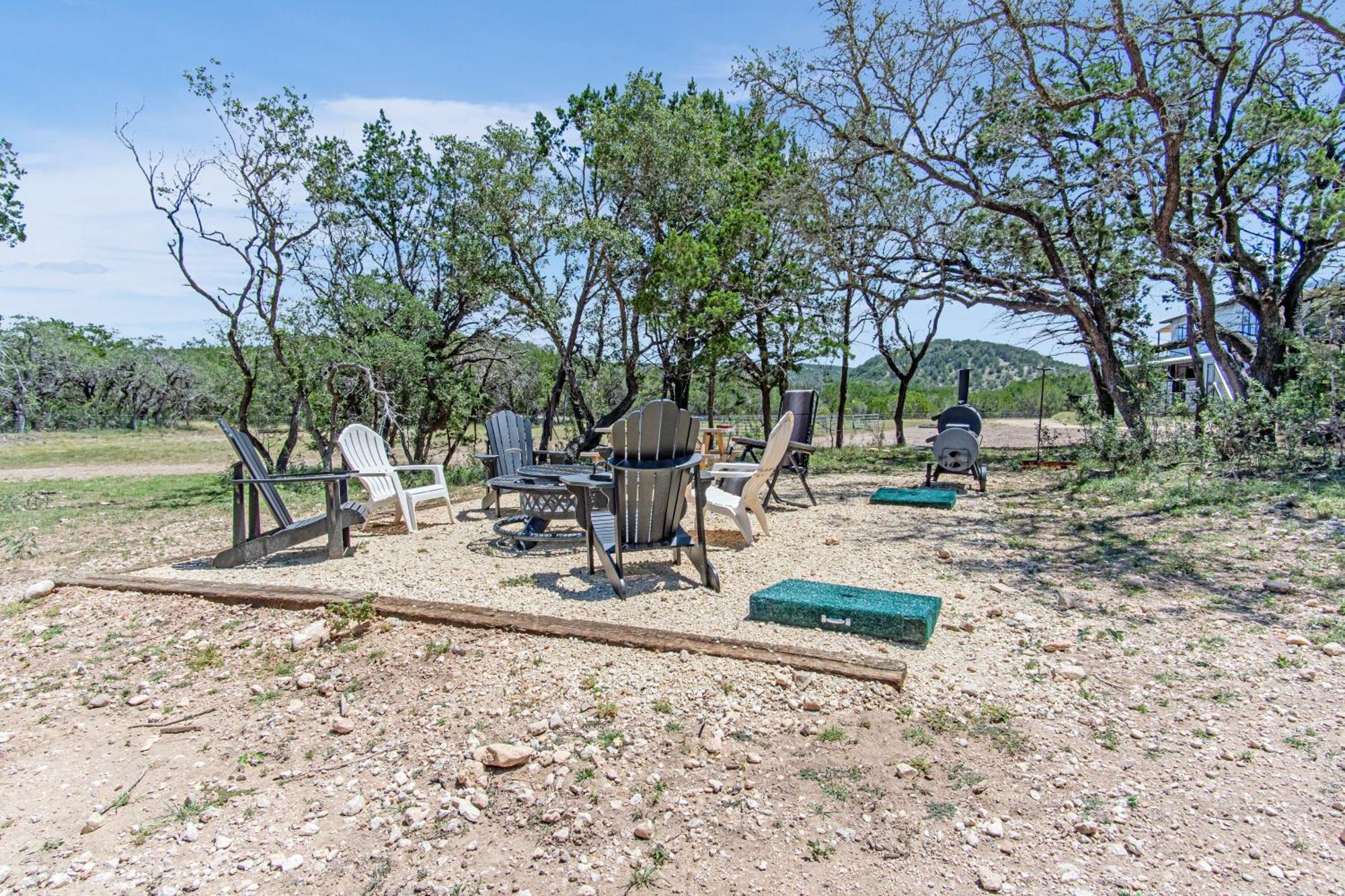 Lucky Star Ranch - Stargazer Hotell Tarpley Eksteriør bilde